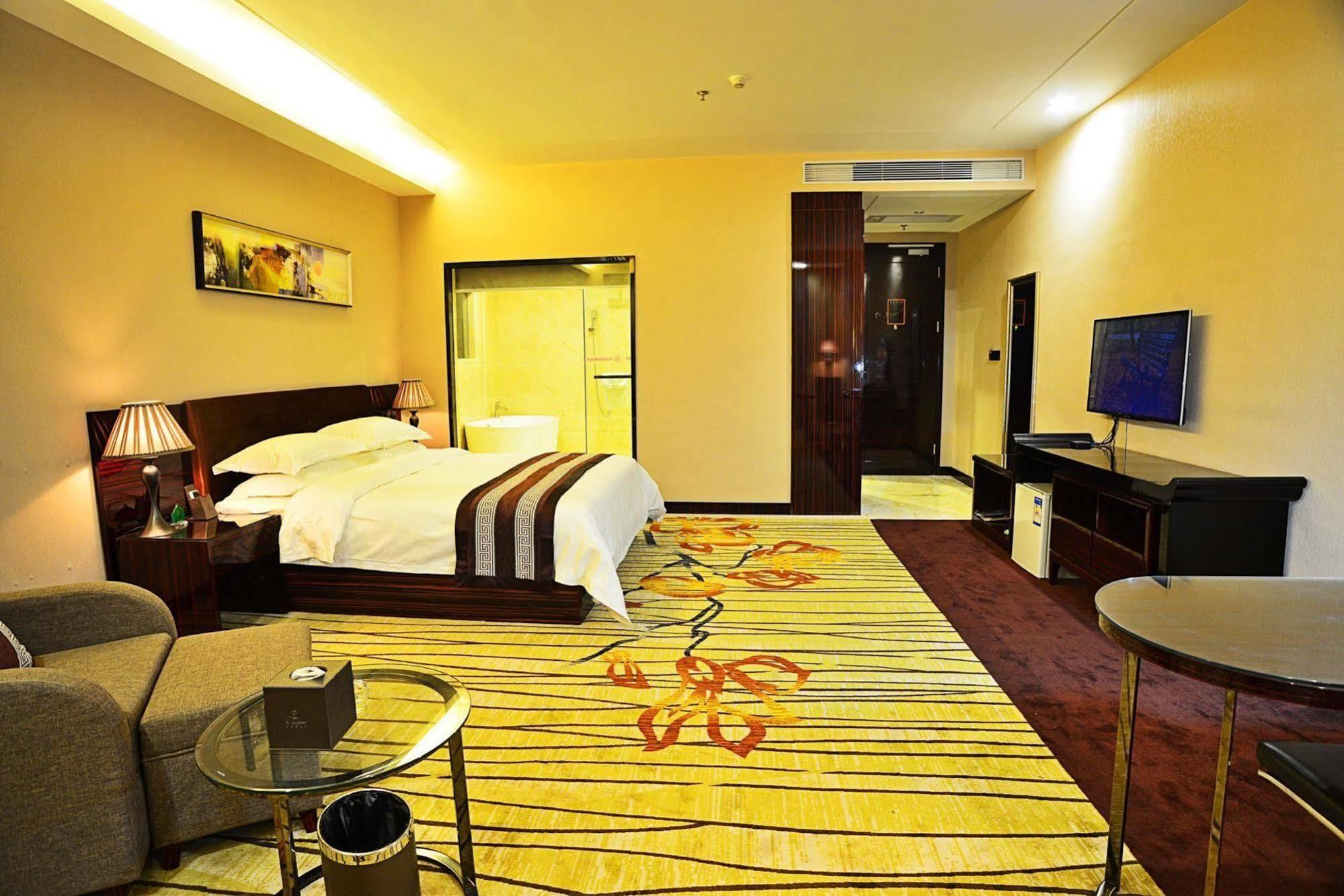 Liang Fan Holiday Inn Гуанчжоу Экстерьер фото